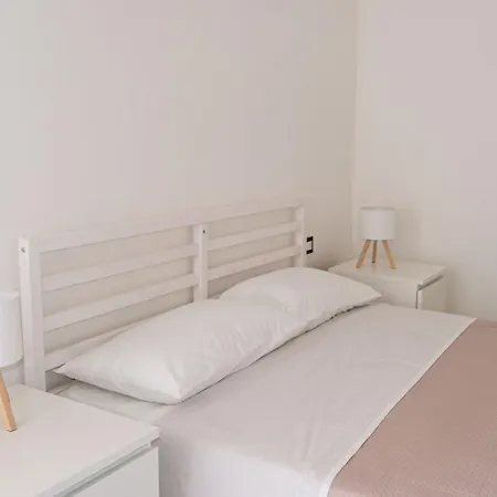 Aura Apartment *